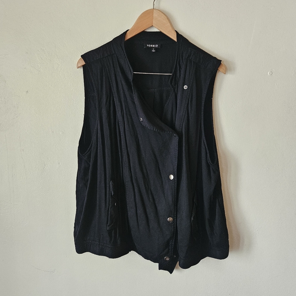 SALE Torrid Black Button Up Vest 1X